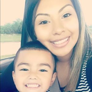 Meet your Posher, Alejandra